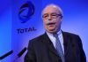 France : Le PDG de Total, Christophe de Margerie, meurt dans un accident d'avion à Moscou. 